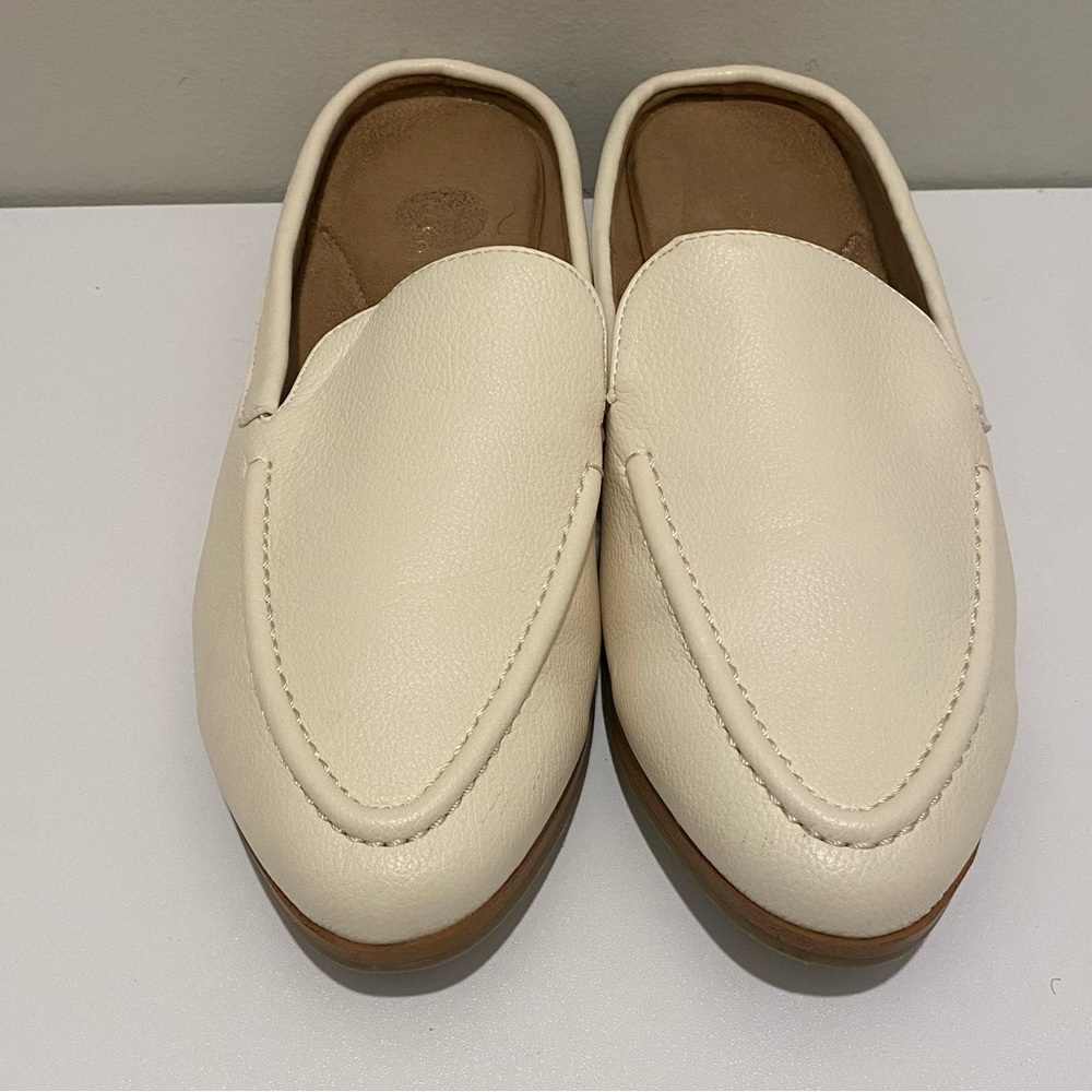 Aerosoles Elegant Cream Faux Leather Slip-On Loafers Women’s Size 8 EUC Comfort